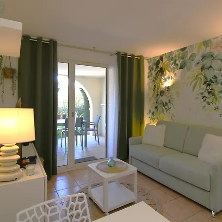 Le Hameau De La Pinede Studio-cabine Piscine Clim Wifi Parking Mer By Hc Apartamento