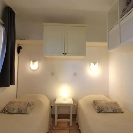 Le Hameau De La Pinede Studio-cabine Piscine Clim Wifi Parking Mer By Hc *